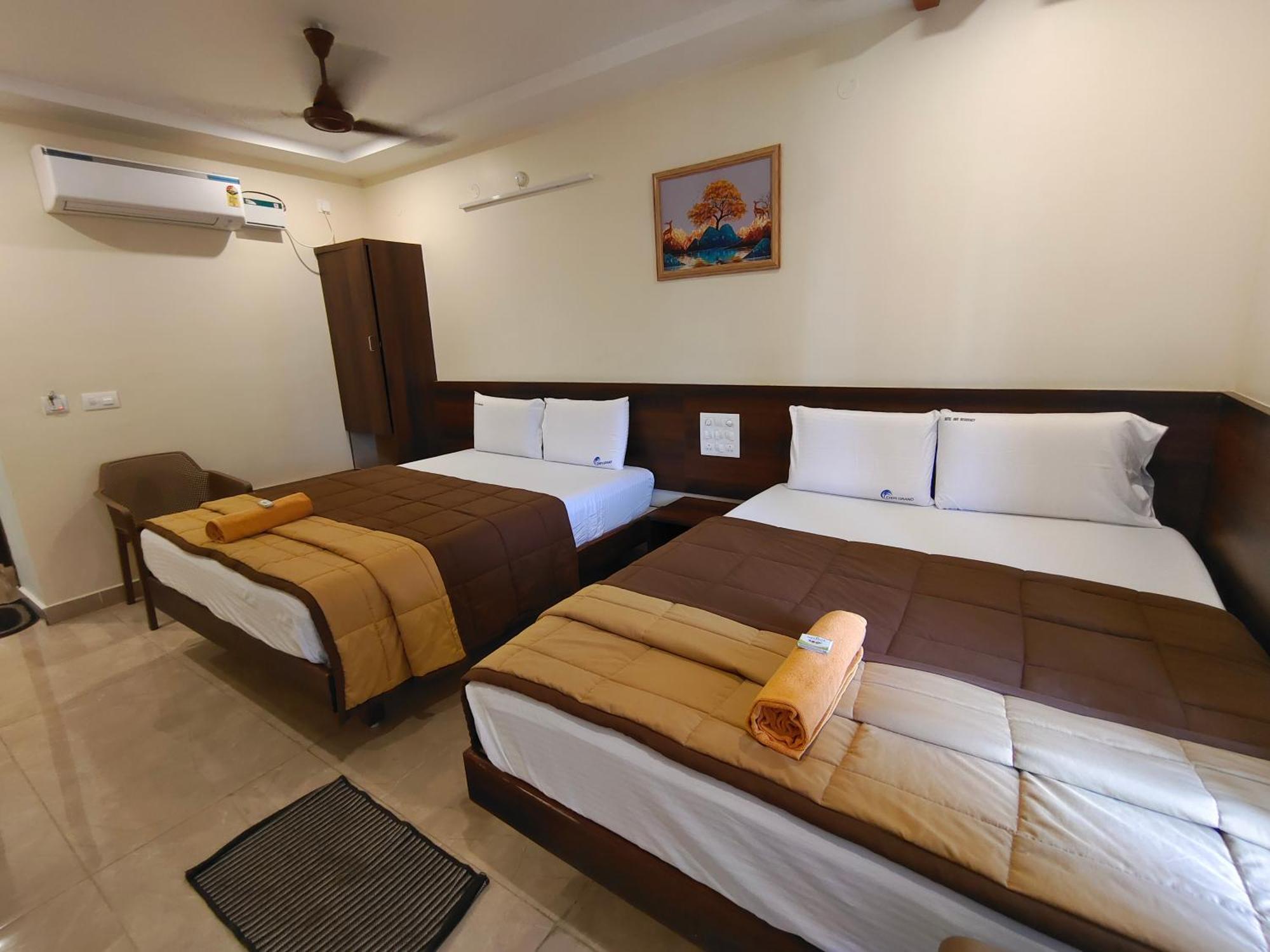 Hotel Dkr Grand Tirupati Eksteriør billede