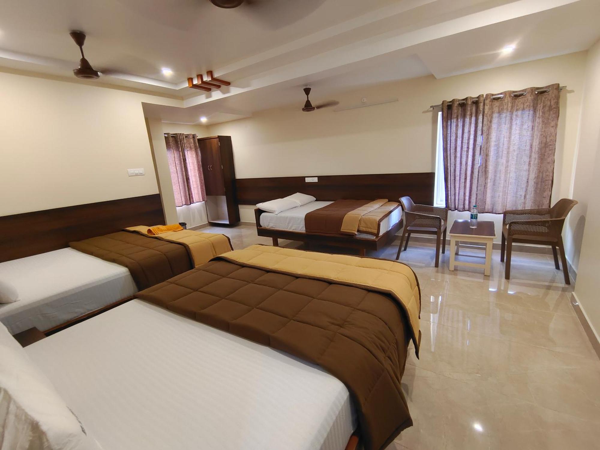 Hotel Dkr Grand Tirupati Eksteriør billede