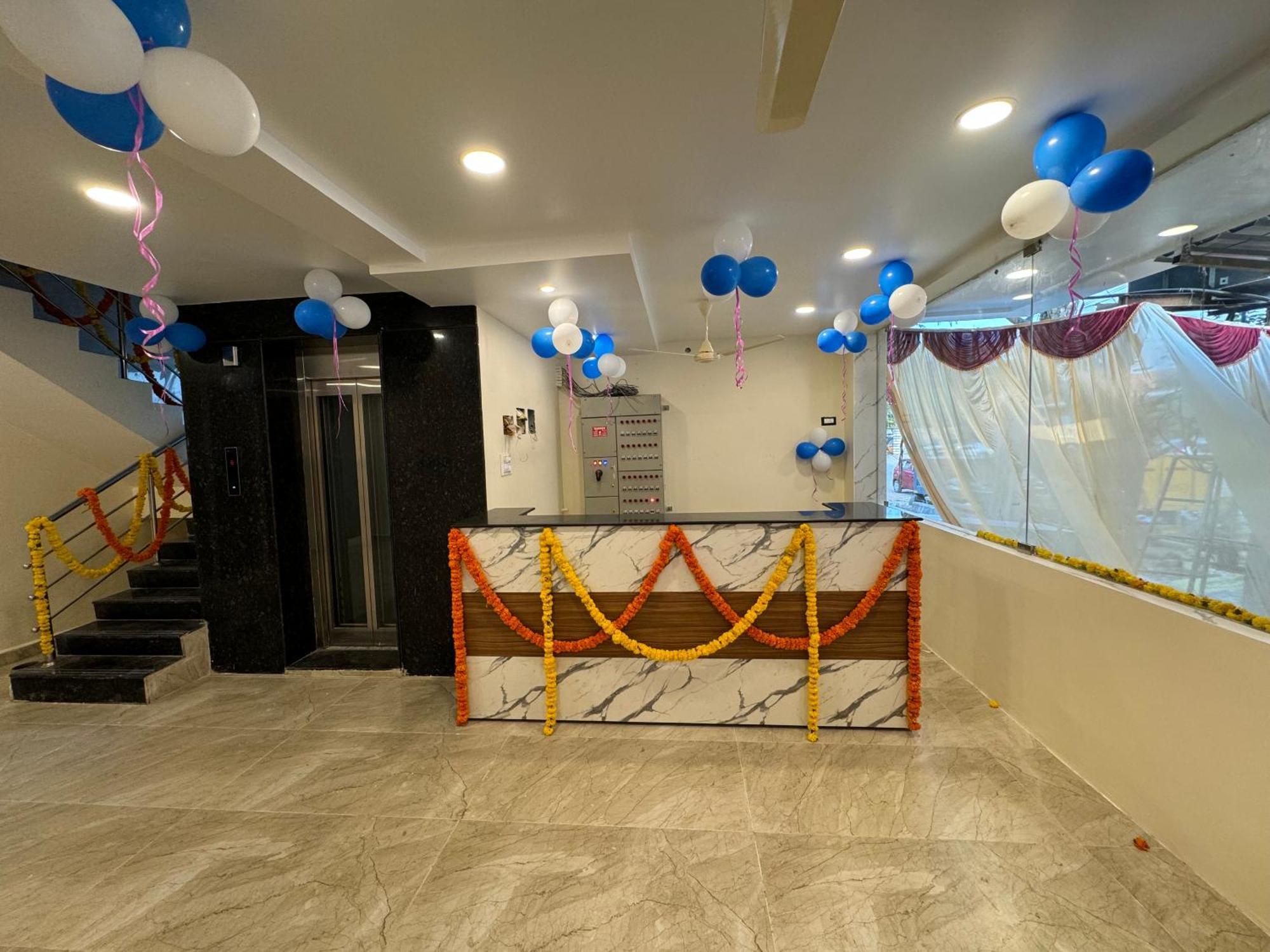 Hotel Dkr Grand Tirupati Eksteriør billede